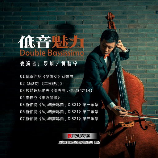 帆布鞋碾精用脚磨男生的要害故事
